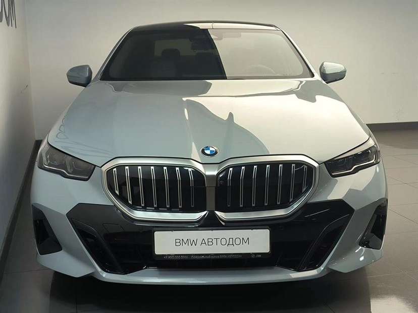 Автомобиль BMW 5 серии VIII поколение (G60) 2.0 AT 4WD (258 л.с.) Base Серый 2025 с пробегом 7 500 км