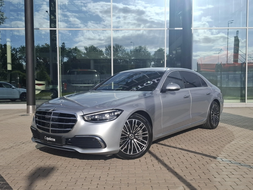Автомобиль Mercedes-Benz S-Класс VII поколение (W223) 500 3.0 AT 4Matic (435 л.с.) Базовая Серебристый 2022 с пробегом 33 000 км