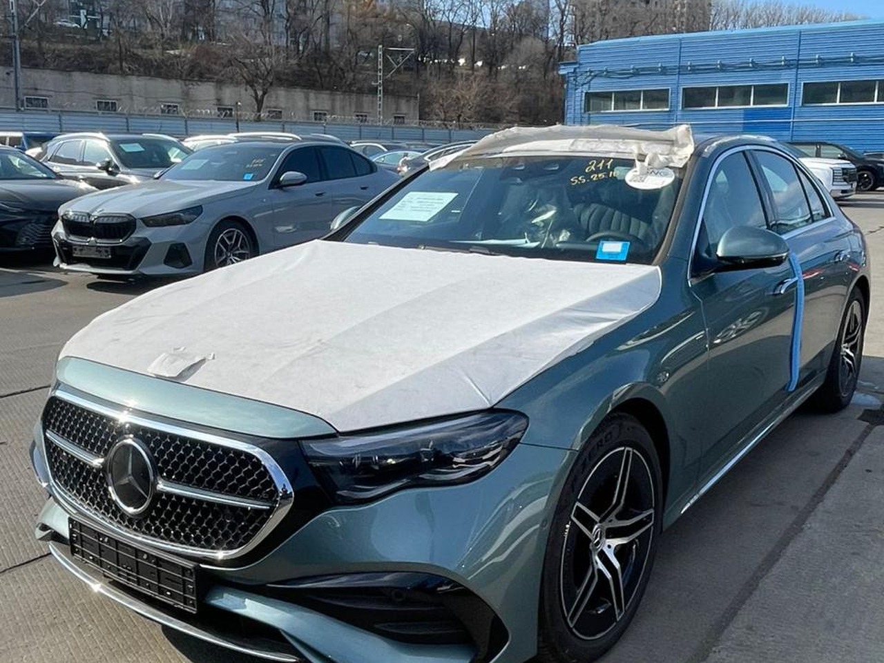 Автомобиль Mercedes-Benz E-Класс VI поколение (W214/S214) 2.0 AT 4Matic (258 л.с.) Exclusive Зелёный 2025 