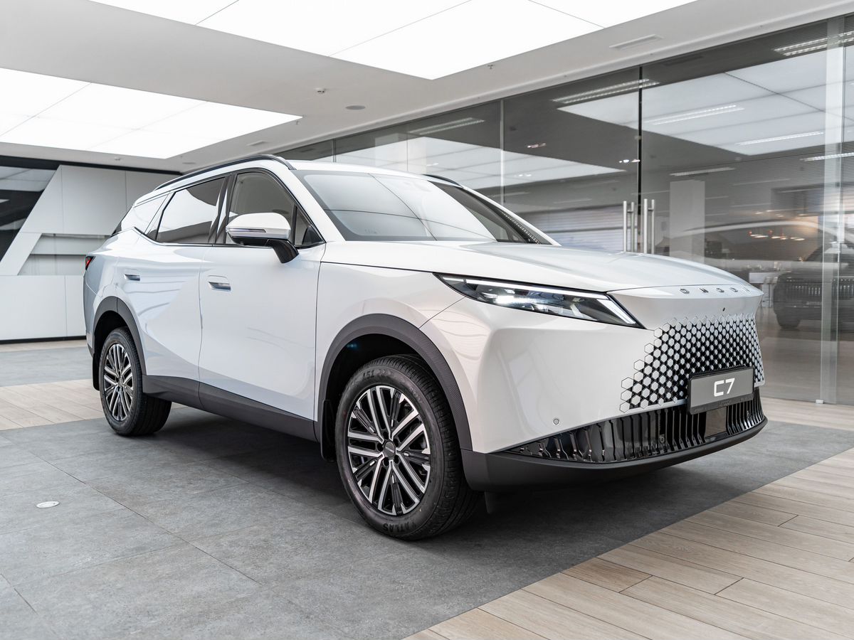 Автомобиль OMODA C7 I поколение 1.6 AMT (150 л.с.) Joy Серебристый 2025 