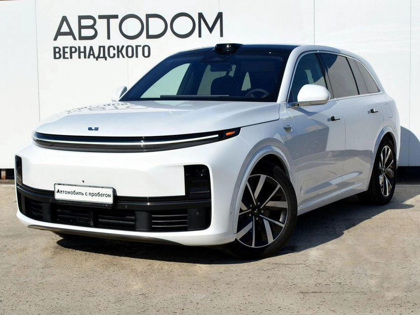 Автомобиль LiXiang L7 I поколение 1.5hyb AT 4WD (449 л.с.) Импорт Белый 2023 с пробегом 25 км