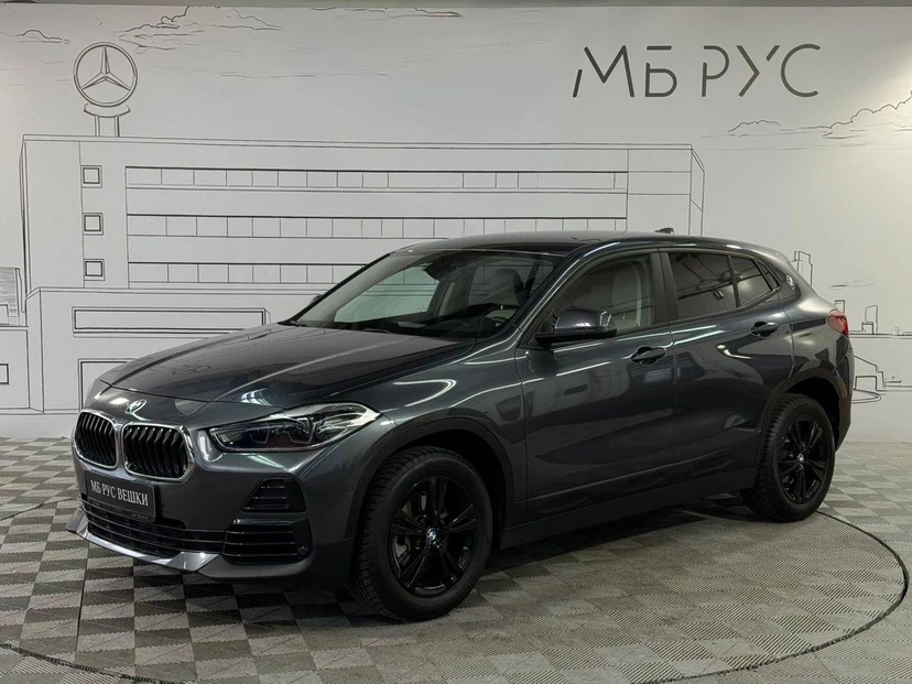 Автомобиль BMW X2 I поколение (F39) 1.5 AMT (140 л.с.) Base Серый 2021 с пробегом 11 920 км