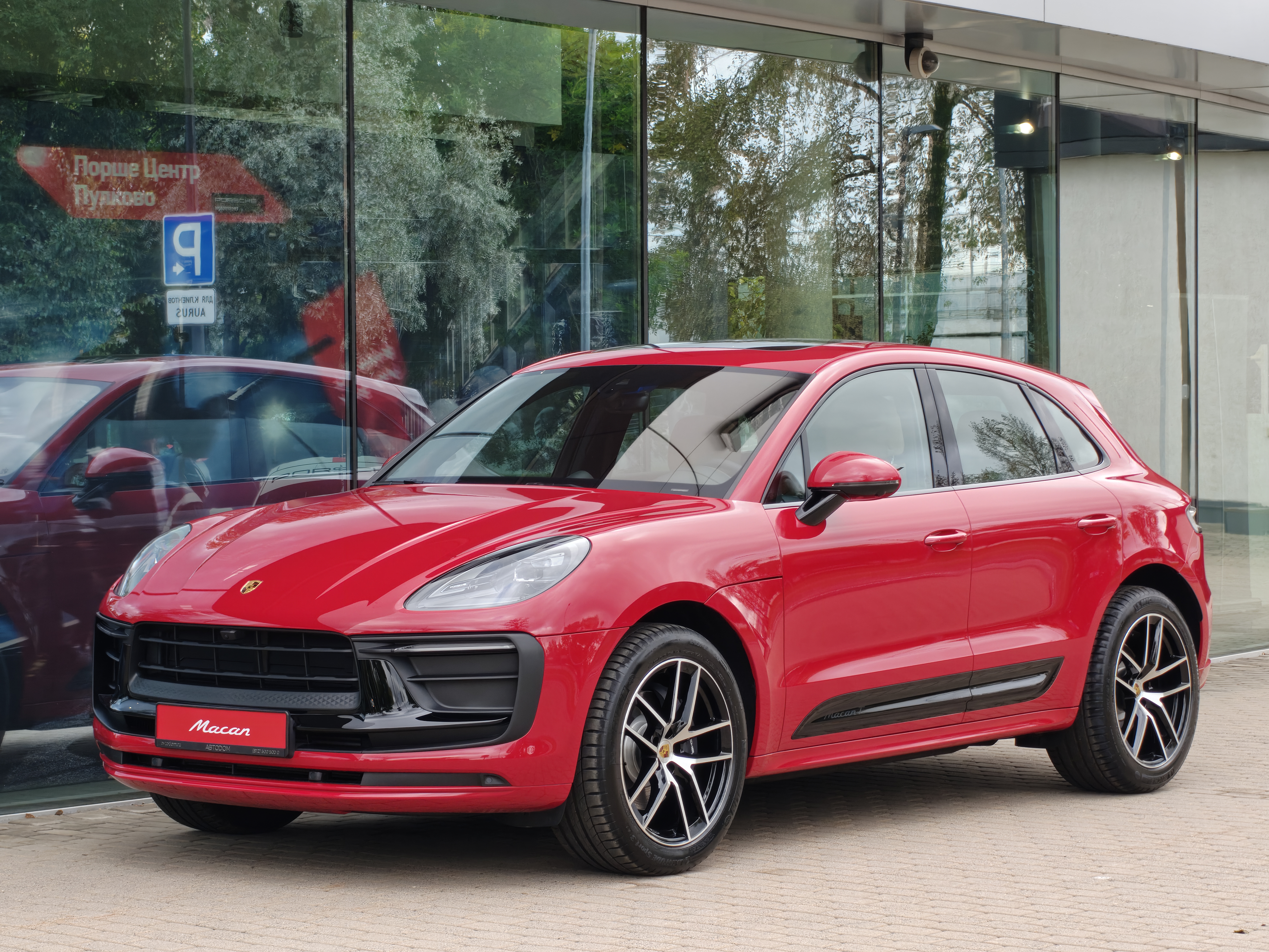 Porsche Macan I [2-й рестайлинг] 2.0 AMT 4WD (265 л.с.) T Красный 2026 