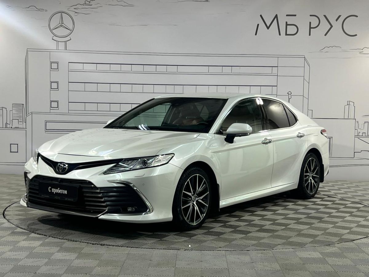 Автомобиль Toyota Camry VIII (XV70) [рестайлинг] 3.5 AT (249 л.с.) Executive Safety Белый 2021 с пробегом 83 795 км