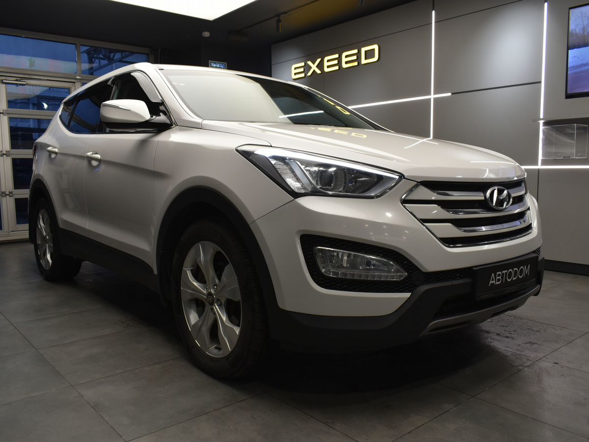 Автомобиль Hyundai Santa Fe III поколение (DM) 2.4 AT 4WD (175 л.с.) Comfort Белый 2013 с пробегом 139 172 км