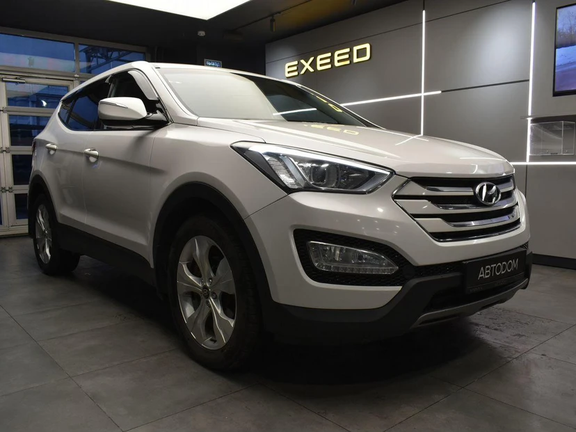 Автомобиль Hyundai Santa Fe III поколение (DM) 2.4 AT 4WD (175 л.с.) Comfort Белый 2013 с пробегом 139 172 км