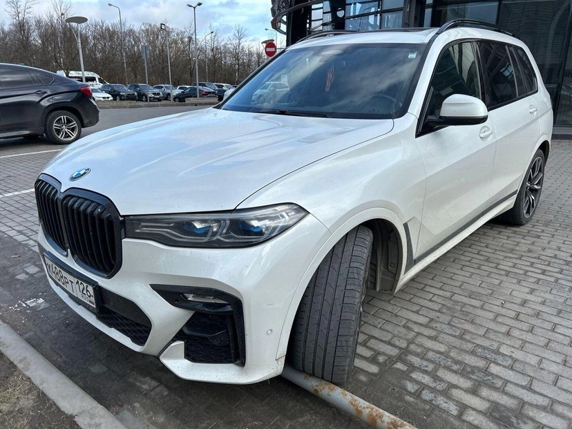 Автомобиль BMW X7 I поколение (G07) 3.0d AT 4WD (249 л.с.) M Sport Pro Белый 2021 с пробегом 135 898 км