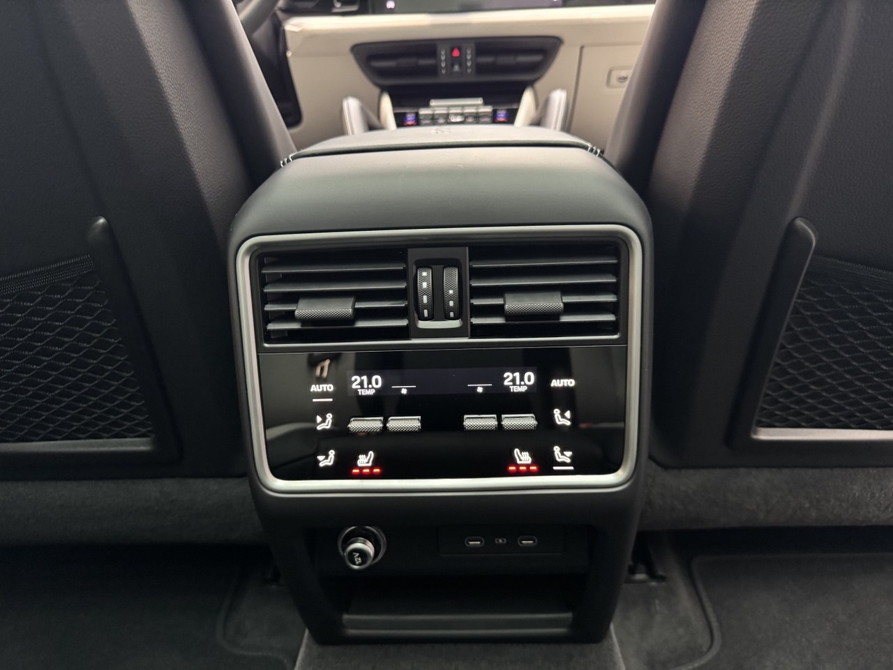 Porsche Cayenne III [рестайлинг] 3.0 AT 4WD (353 л.с.) Base Серый 2025 