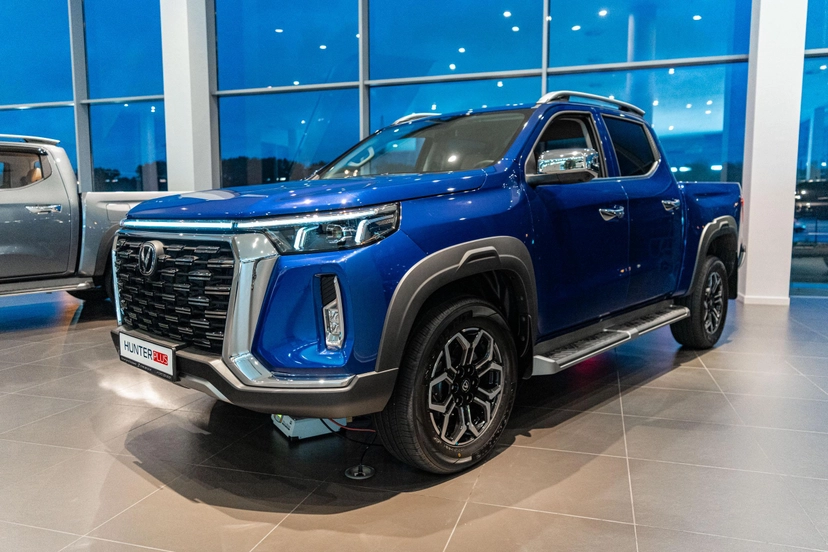 Автомобиль Changan Hunter Plus I поколение 2.0 AT 4WD (226 л.с.) Luxe Синий 2024