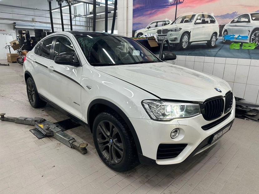 Автомобиль BMW X4 I поколение (F26) 3.0d AT 4WD (249 л.с.) Exclusive Локальная сборка Белый 2017 с пробегом 107 939 км