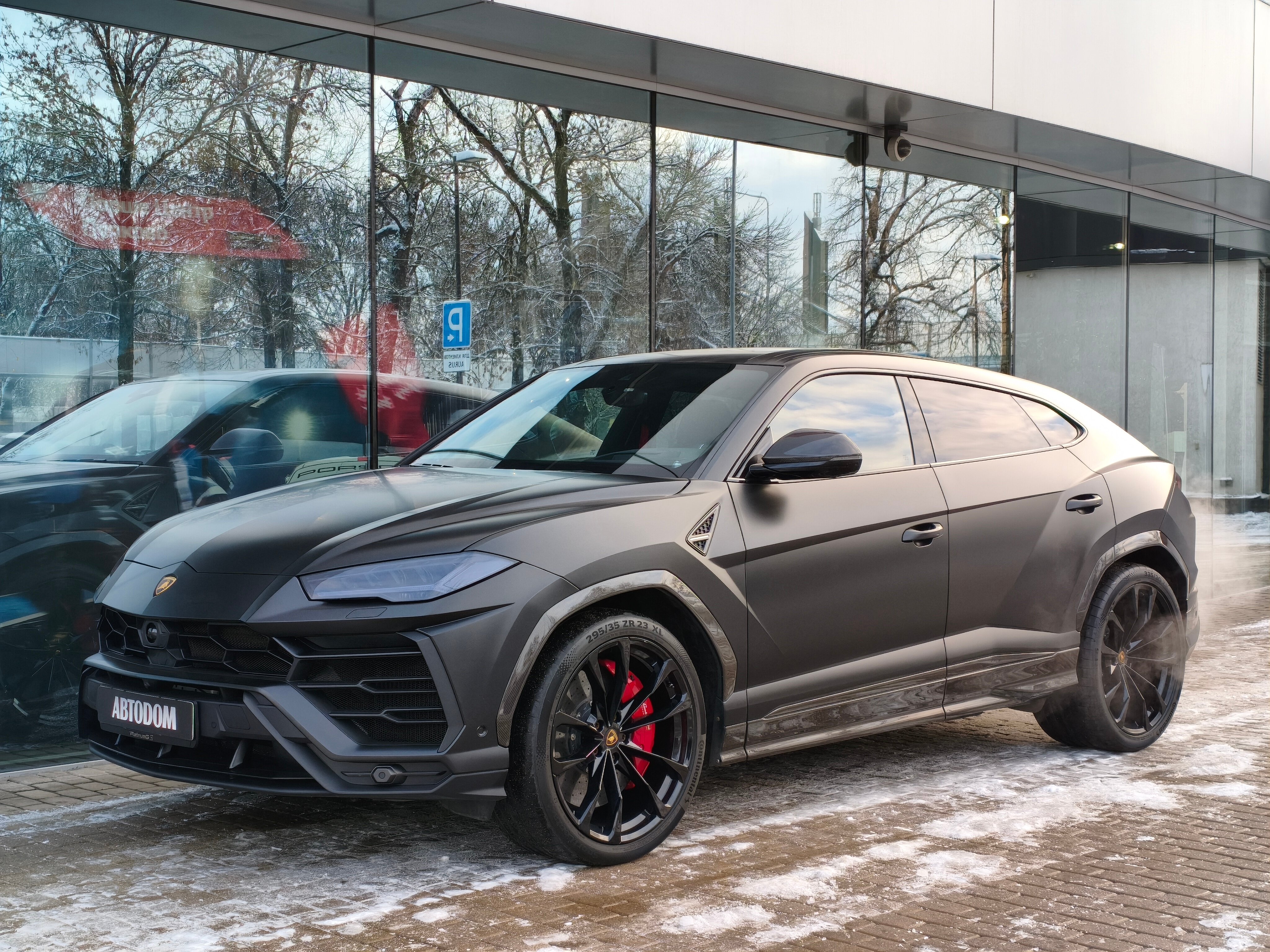 Автомобиль Lamborghini Urus I поколение 4.0 AT 4WD (650 л.с.) Individual Чёрный 2020 с пробегом 22 000 км