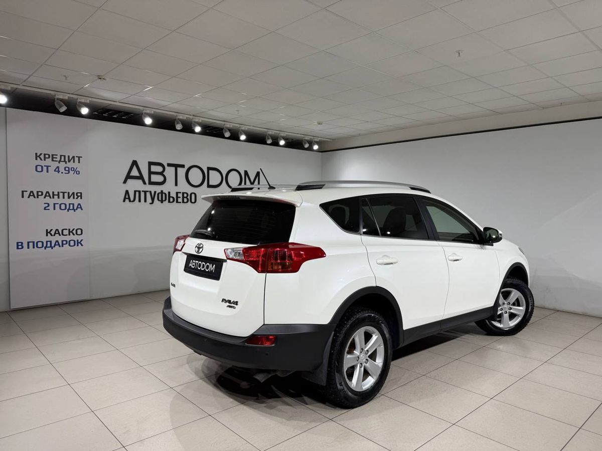 Автомобиль Toyota RAV4 IV поколение (XA40) 2.5 AT 4WD (180 л.с.) Элеганс Плюс Белый 2014 с пробегом 220 175 км