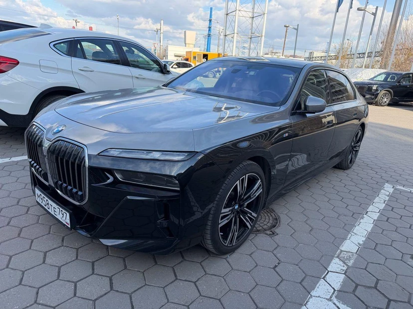 Автомобиль BMW 7 серии VII поколение (G70) 3.0d AT 4WD (286 л.с.) M Sport Pro Чёрный 2023 с пробегом 11 633 км