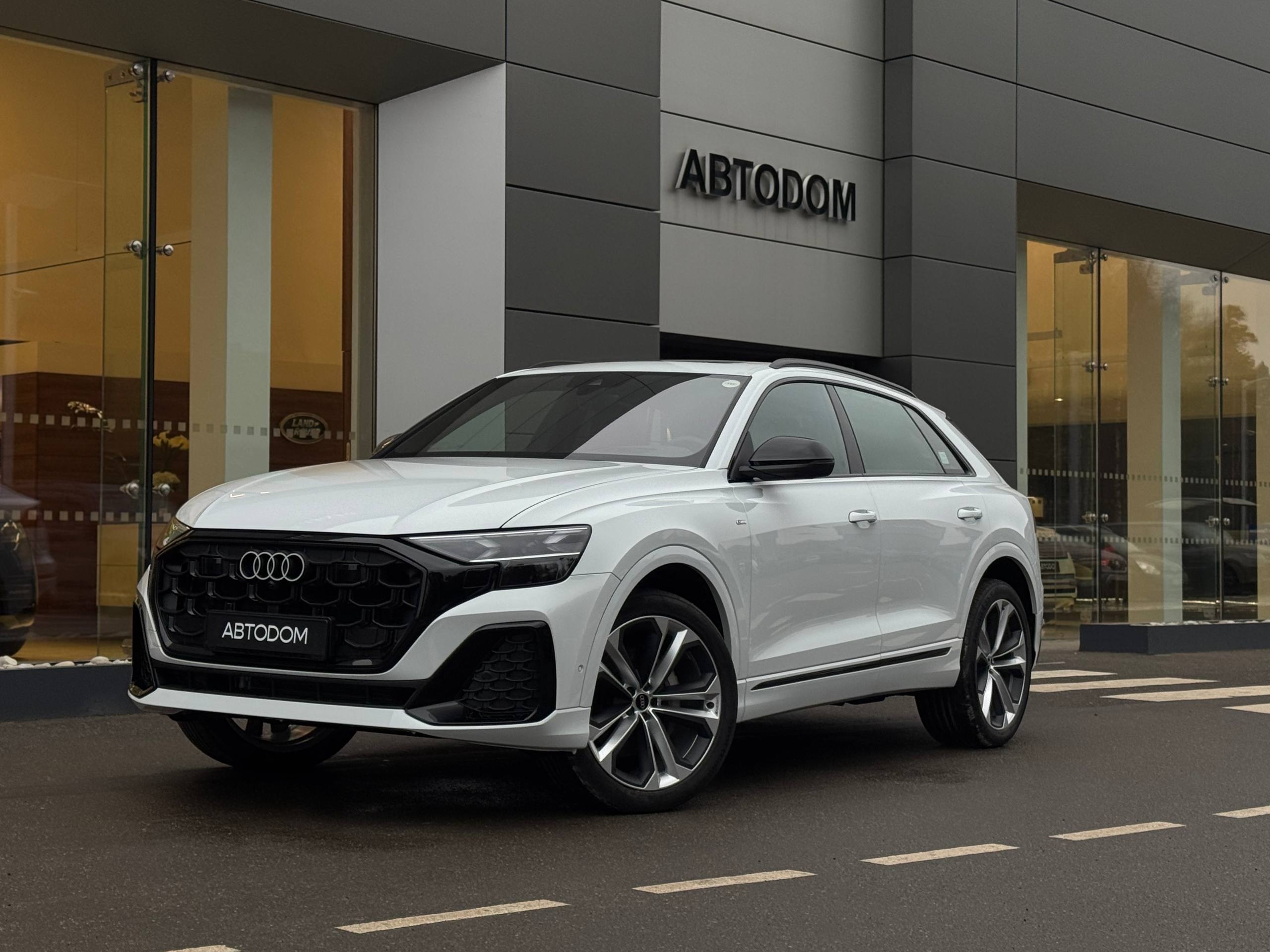 Автомобиль Audi Q8 I (4M) [рестайлинг] 3.0d AT 4WD (286 л.с.) 50 TDI Белый 2025 