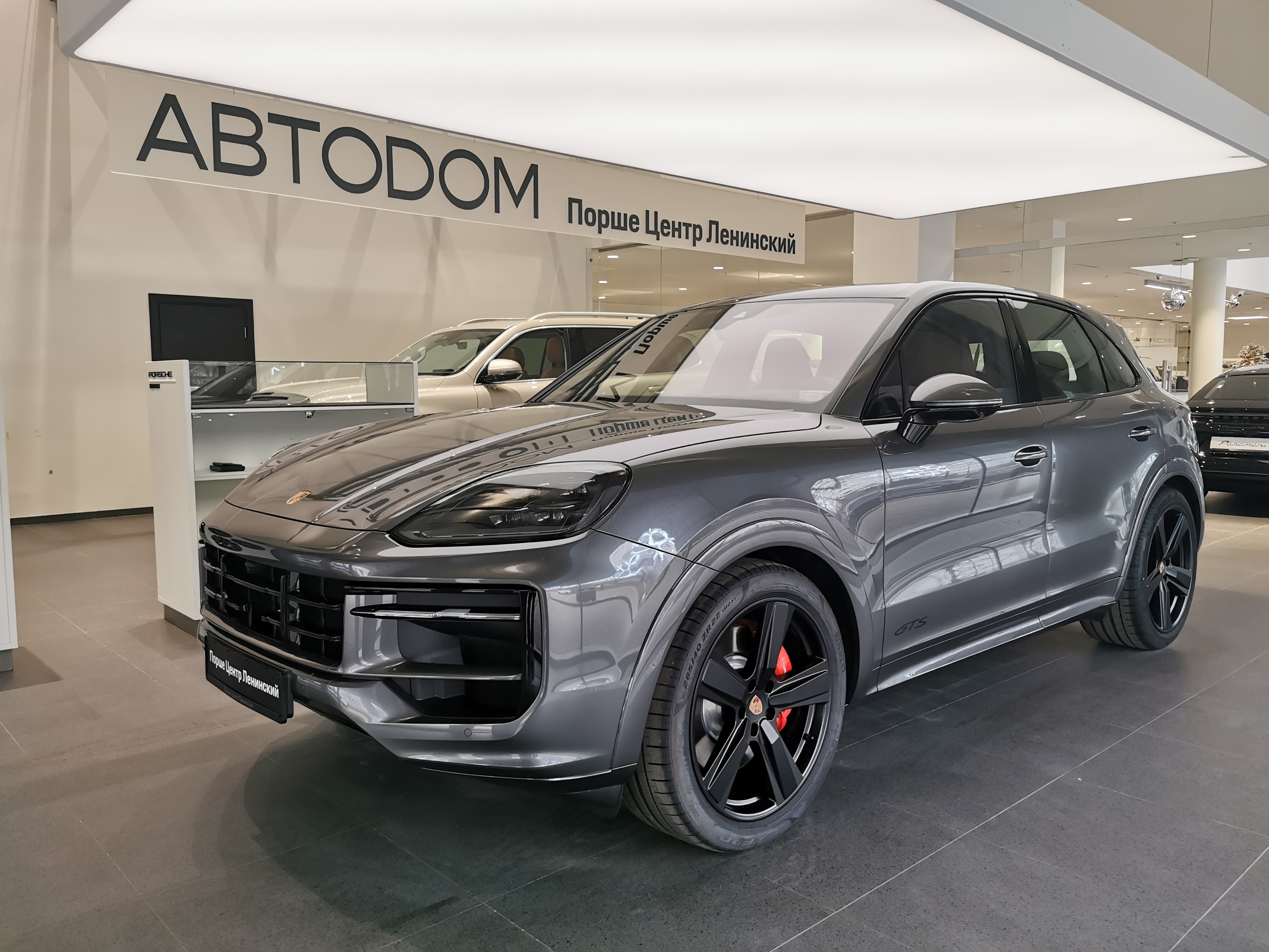 Автомобиль Porsche Cayenne III [рестайлинг] GTS 4.0 AT 4WD (500 л.с.) GTS Серый  