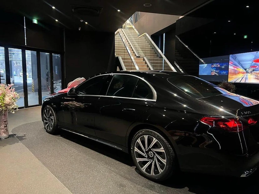 Автомобиль Mercedes-Benz E-Класс VI поколение (W214/S214) 2.0 AT 4Matic (258 л.с.) Exclusive Чёрный 2026