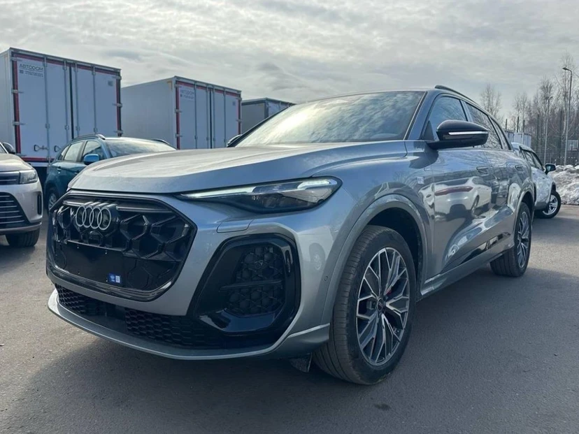 Автомобиль Audi Q5 III поколение 2.0 AMT 4WD (204 л.с.) Luxury Серый 2026