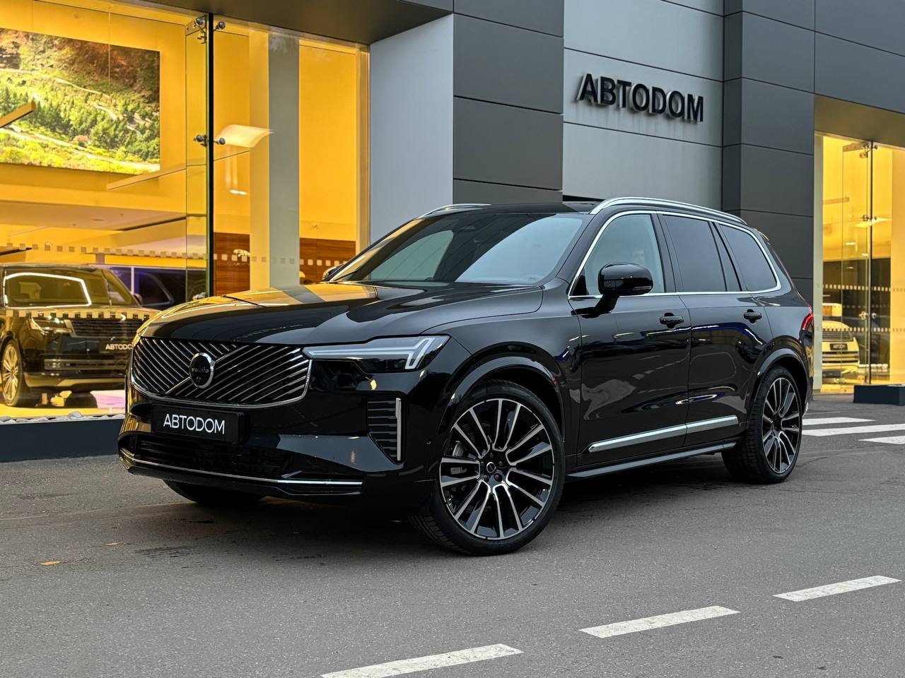 Автомобиль Volvo XC90 II [2-й рестайлинг] 2.0 AT 4WD (250 л.с.) Ultra (7 мест) Чёрный 2025 