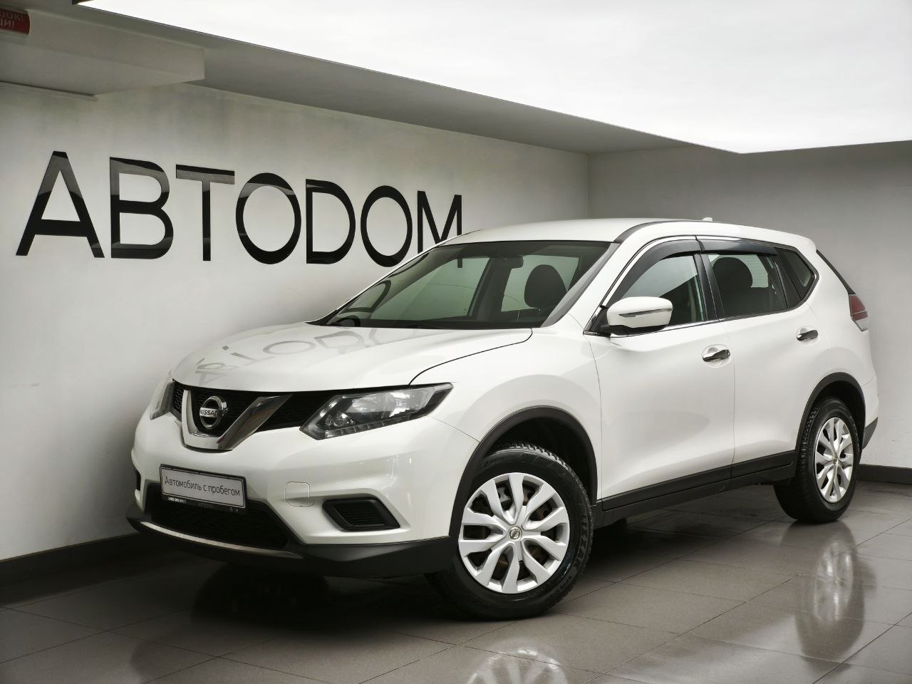 Автомобиль Nissan X-Trail III поколение (T32) 2.0 MT (144 л.с.) XE Белый 2017 с пробегом 133 938 км