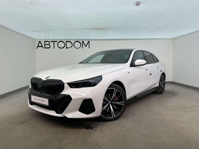 BMW 5 серии VIII поколение (G60) 2.0 AT 4WD (258 л.с.) M Sport Белый 2024 с пробегом 19 463 км