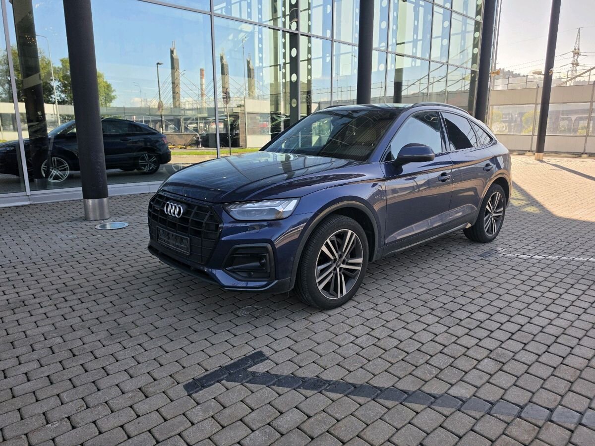Audi Q5 Sportback I поколение (FY) 2.0 AMT 4WD (249 л.с.) Design Синий 2021 с пробегом 25 000 км