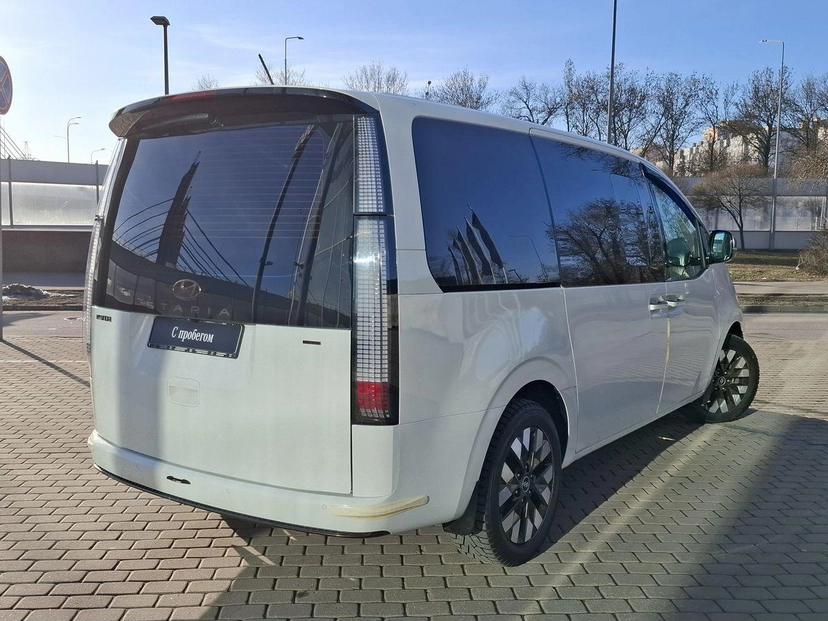 Автомобиль Hyundai Staria I поколение 2.2d AT 4WD (177 л.с.) Premium Белый 2022 с пробегом 62 392 км