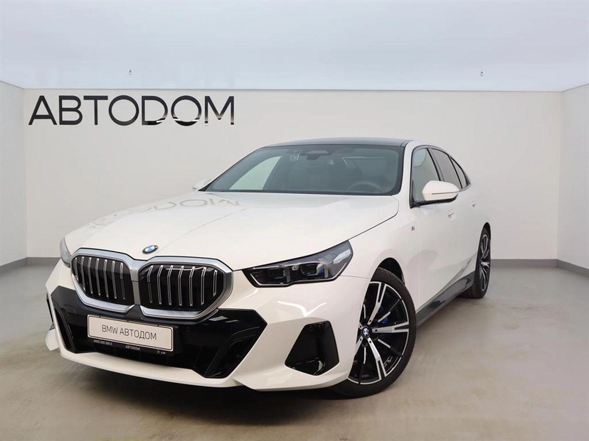 Автомобиль BMW 5 серии VIII поколение (G60) 2.0 AT 4WD (258 л.с.) M Sport Белый 2024