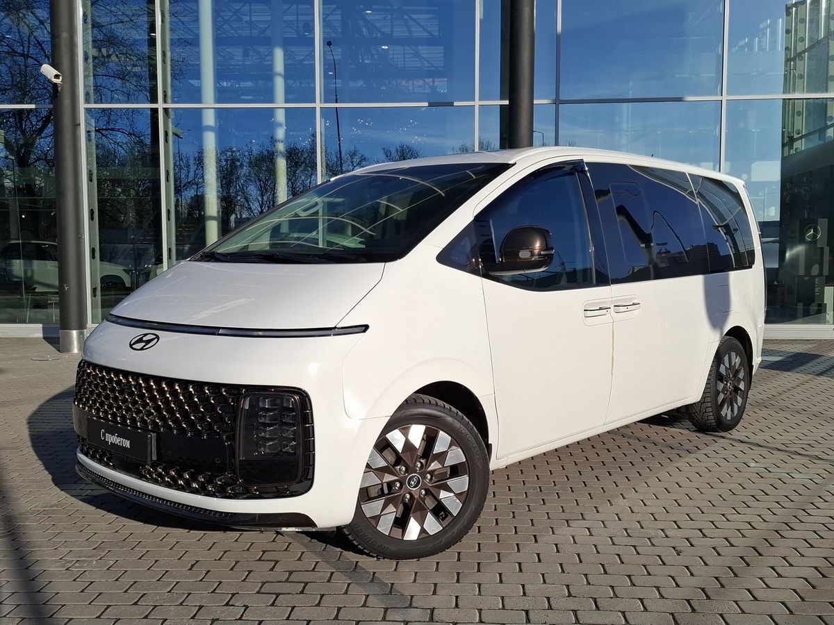 Автомобиль Hyundai Staria I поколение 2.2d AT 4WD (177 л.с.) Premium Белый 2022 с пробегом 62 392 км
