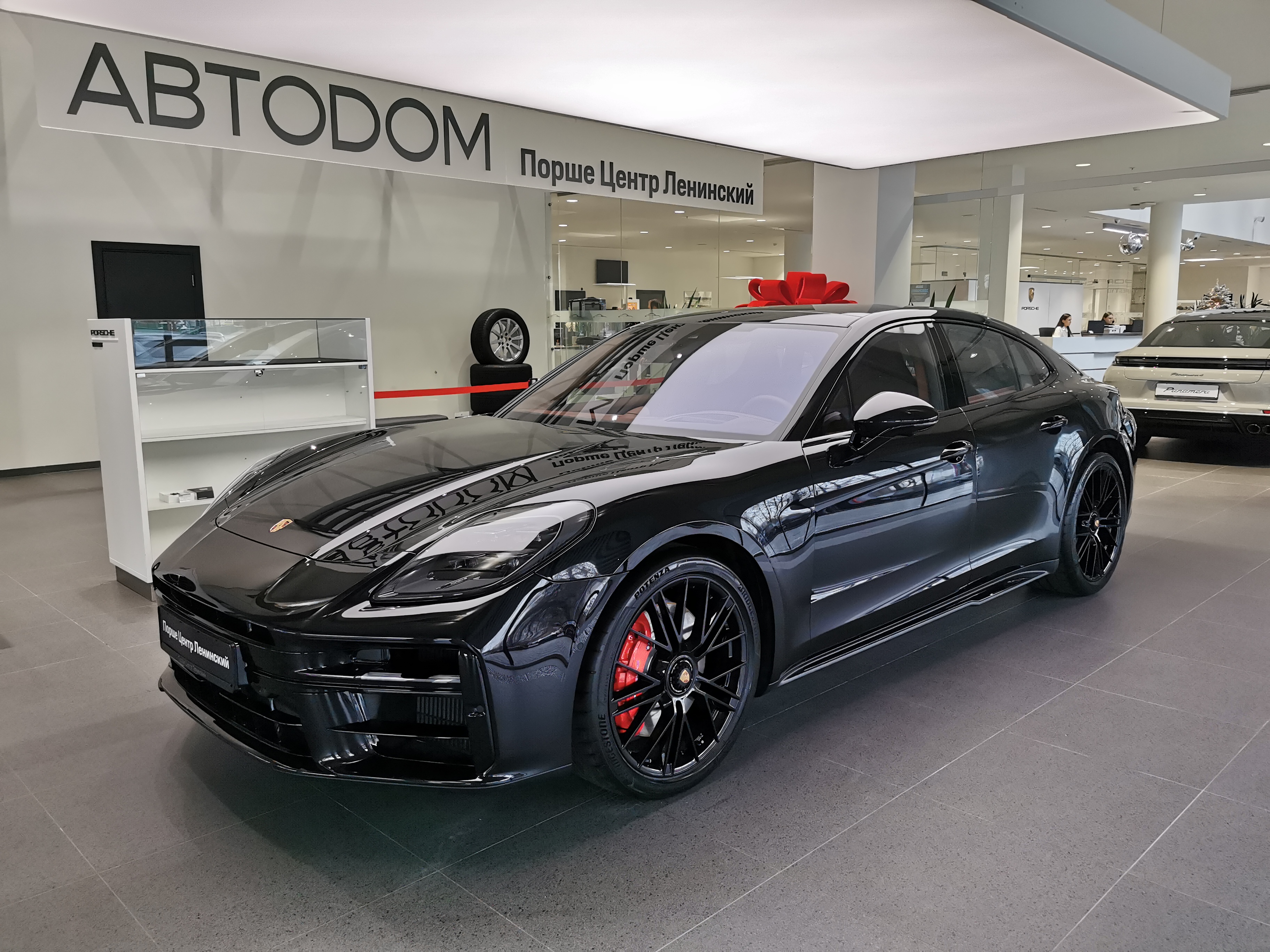 Автомобиль Porsche Panamera III поколение GTS 4.0 AMT 4WD (500 л.с.) GTS Чёрный  