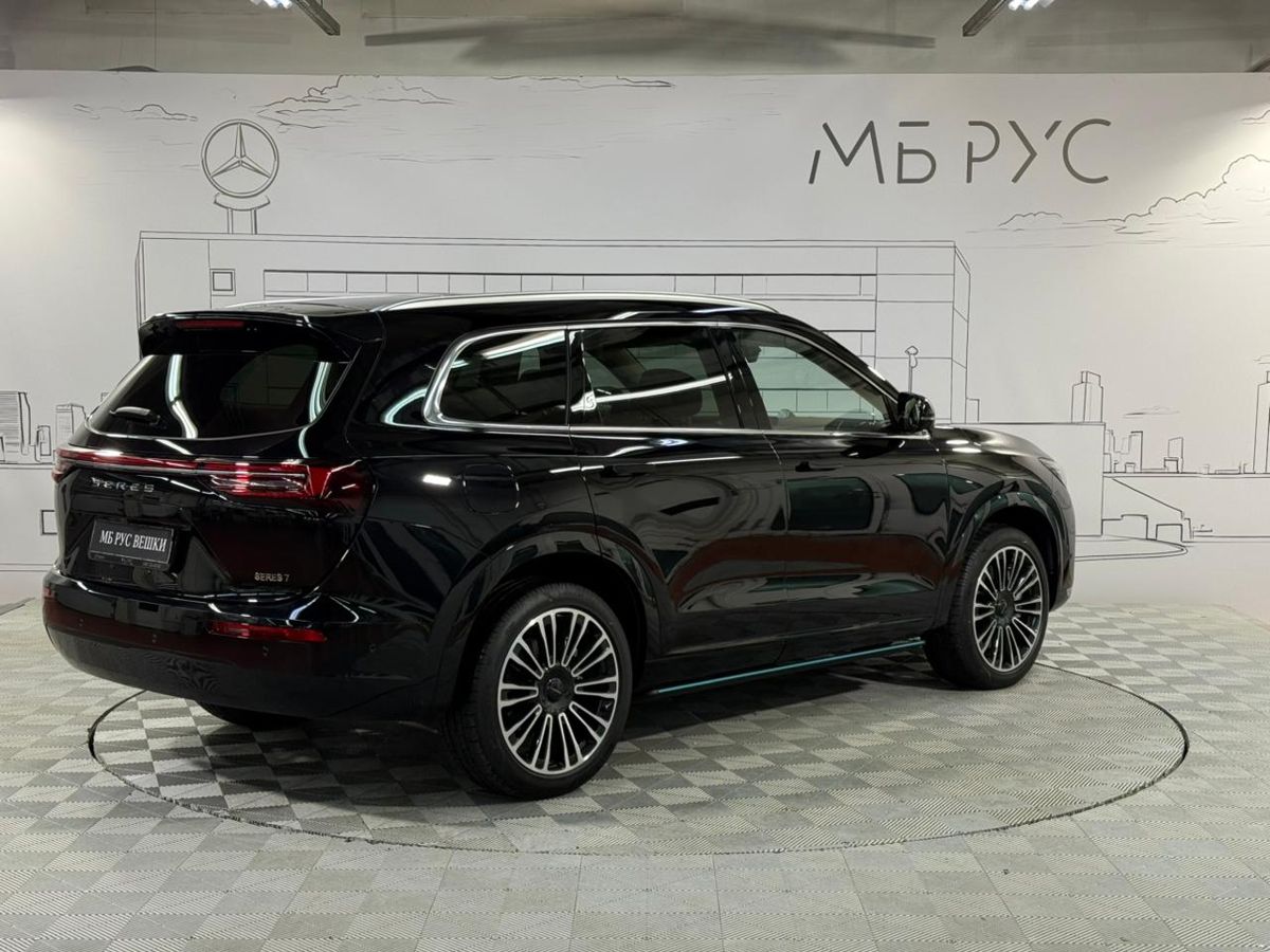 Автомобиль Seres M7 I поколение 1.5hyb AT 4WD (439 л.с.) Max Чёрный 2025 с пробегом 20 км