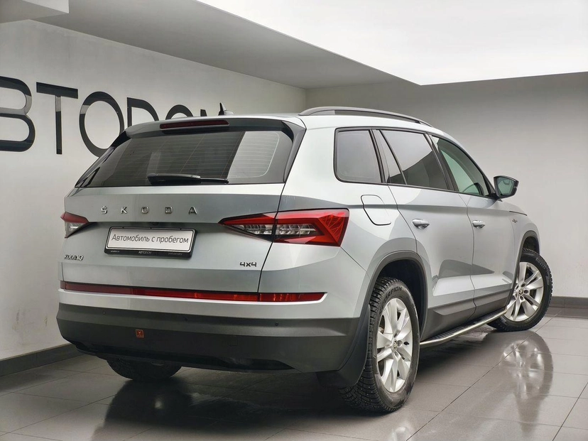 Автомобиль Skoda Kodiaq I поколение 2.0 AMT 4WD (180 л.с.) Hockey Edition Серый 2021 с пробегом 26 817 км