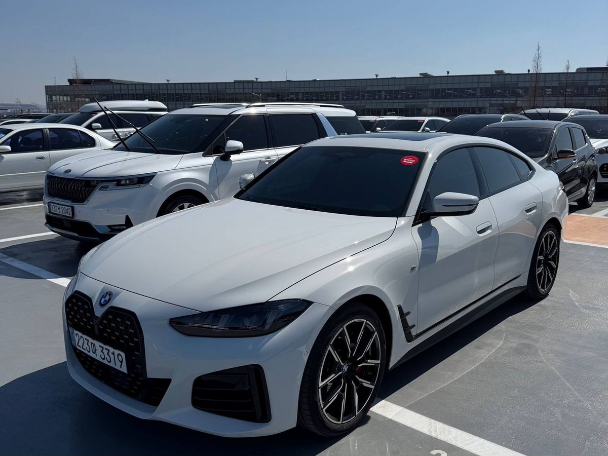 Автомобиль BMW 4 серии II (G22/G23/G26) [рестайлинг] 2.0 AT (184 л.с.) M Sport Pro Белый 2025 