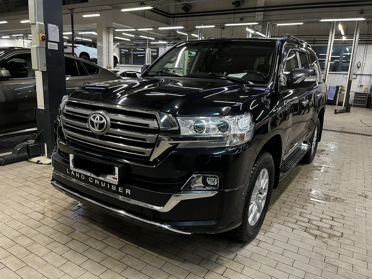 Barty toyota land cruiser. Toyota land cruiser 200 1:24. Модель 1к18 тойота ленд крузер. Ленд крузер 200 на пульте управления. Barty toyota land cruiser.