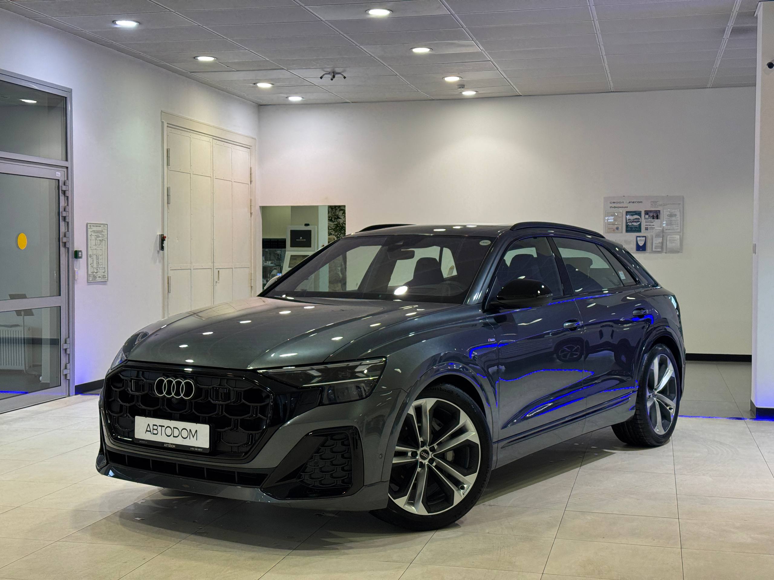 Автомобиль Audi Q8 I (4M) [рестайлинг] 3.0d AT 4WD (286 л.с.) 50 ТДИ Кватро типтроник Серый 2025 