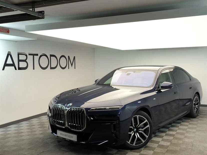 Автомобиль BMW 7 серии VII поколение (G70) 4.4 AT 4WD (544 л.с.) Base Чёрный 2025