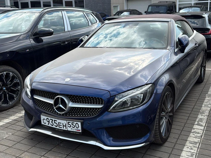 Автомобиль Mercedes-Benz C-Класс IV поколение (W205/S205/C205) 200 2.0 AT 4Matic (184 л.с.) Base Синий 2017 с пробегом 49 800 км
