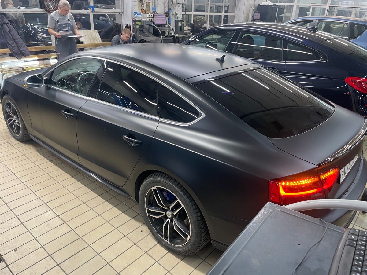 Автомобиль Audi A5 I (8T) [рестайлинг] 2.0d CVT (150 л.с.) Base Чёрный 2016 с пробегом 209 311 км