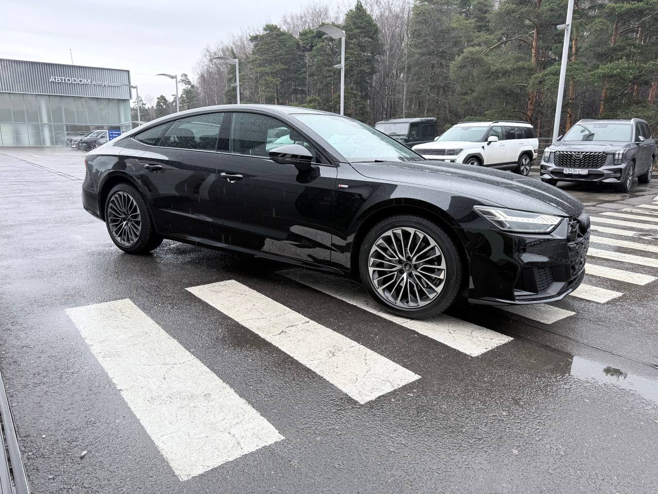Автомобиль Audi A7 II поколение (4K) 2.0 AMT 4WD (245 л.с.) 45 TFSI quattro S tronic Чёрный 2025 