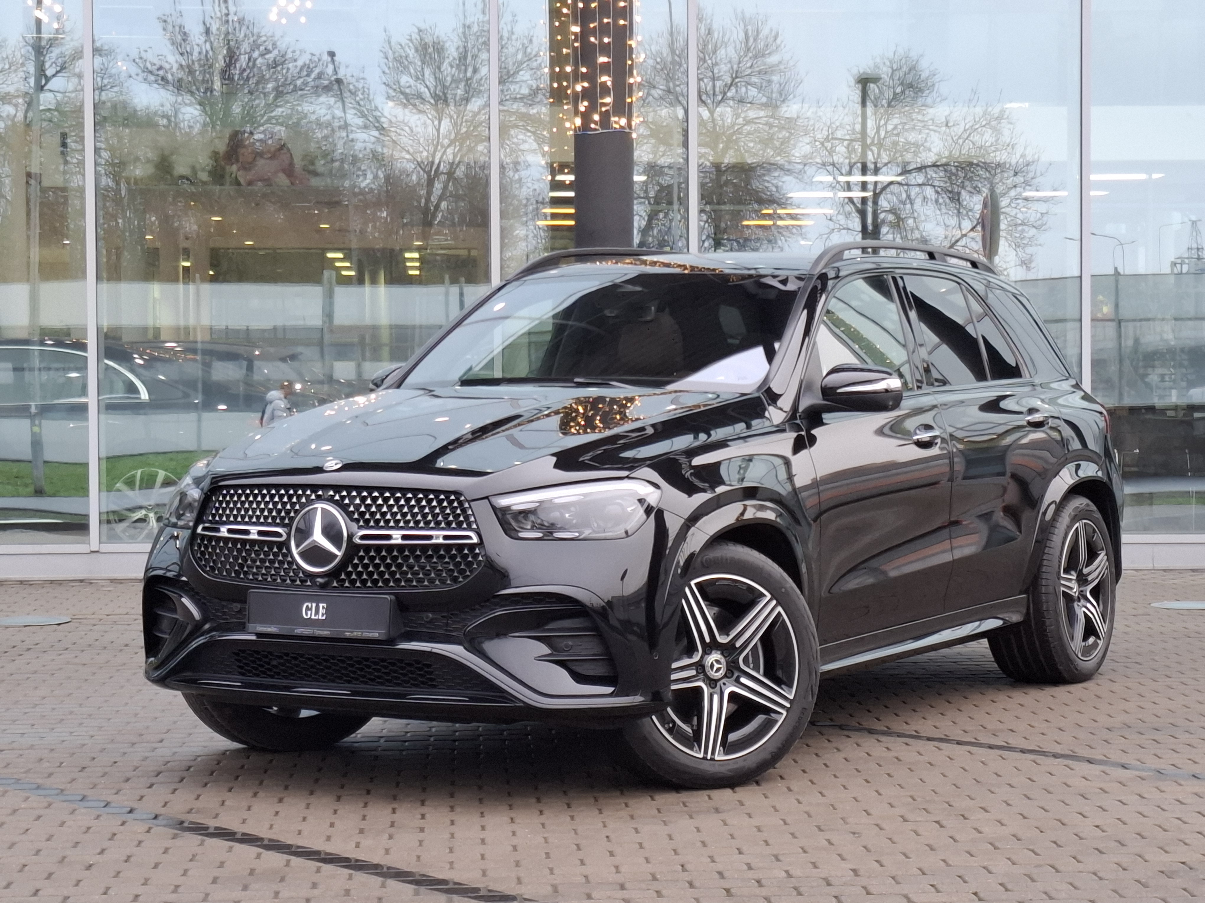 Автомобиль Mercedes-Benz GLE II (V167) [рестайлинг] 300 2.0d AT 4Matic (269 л.с.) Base Чёрный 2025 
