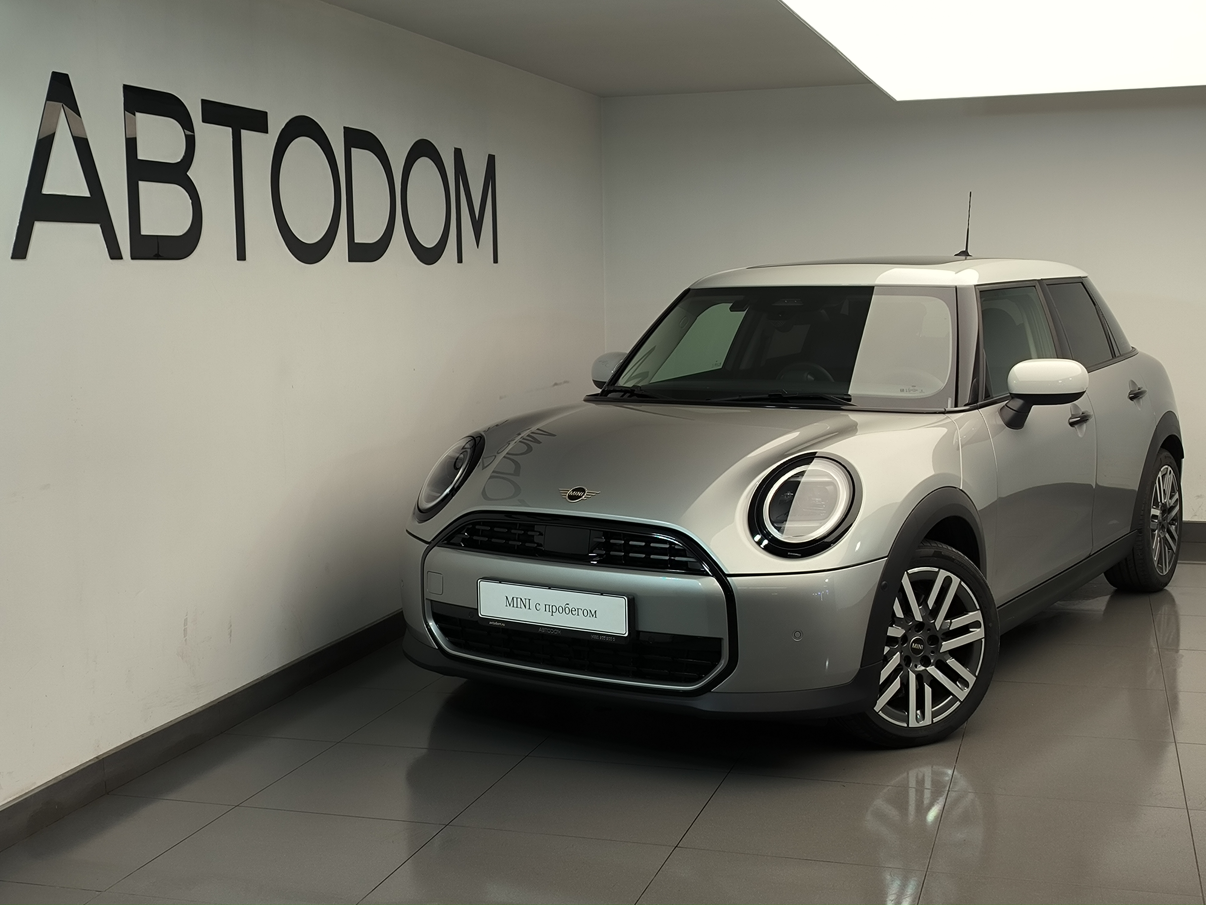 Автомобиль MINI Hatch IV поколение (F65/F66/J01) C 2.0 AMT (163 л.с.) Base Серебристый 2025 