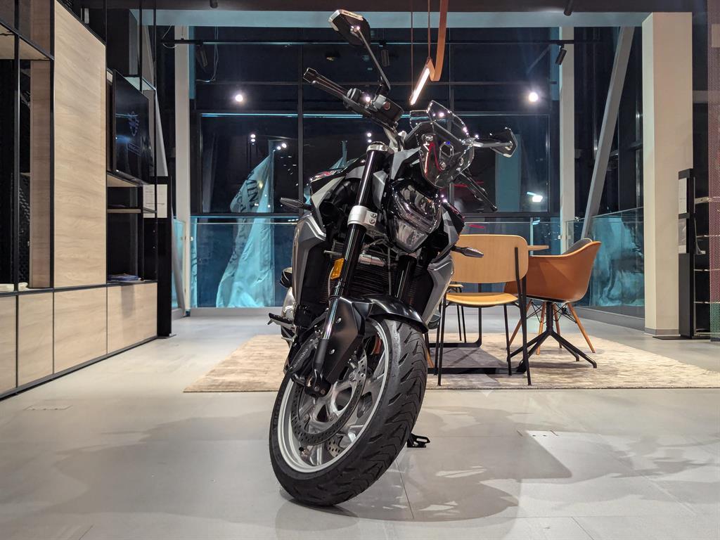 Мотоцикл BMW Motorrad F 900 R I поколение F 900 R Base Чёрный 2021 с пробегом 7 356 км