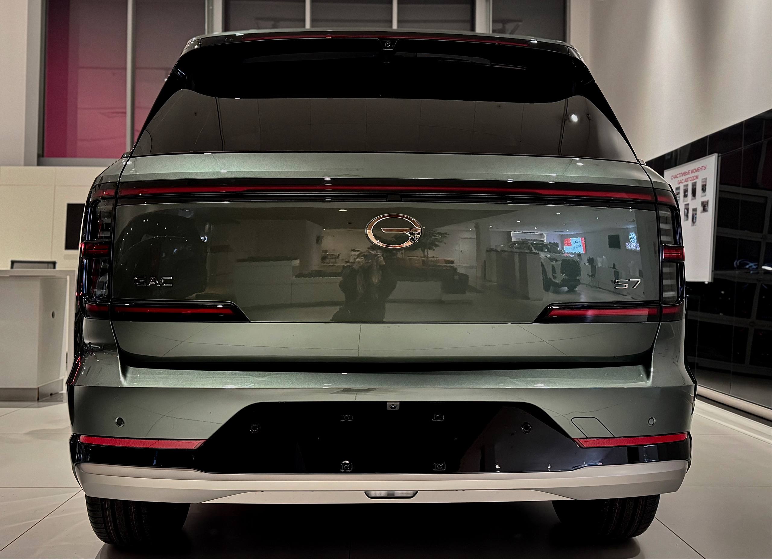 Автомобиль ГАК Эс 7 I поколение 1.5hyb AT 4WD (340 л.с.) SX Premium Зелёный 2025 