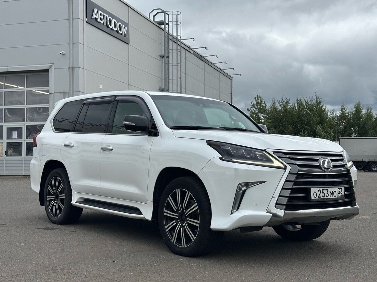 Lexus LX III [2-й рестайлинг] 4.5d AT 4WD (272 л.с.) Executive 2 Белый 2017 с пробегом 163 000 км