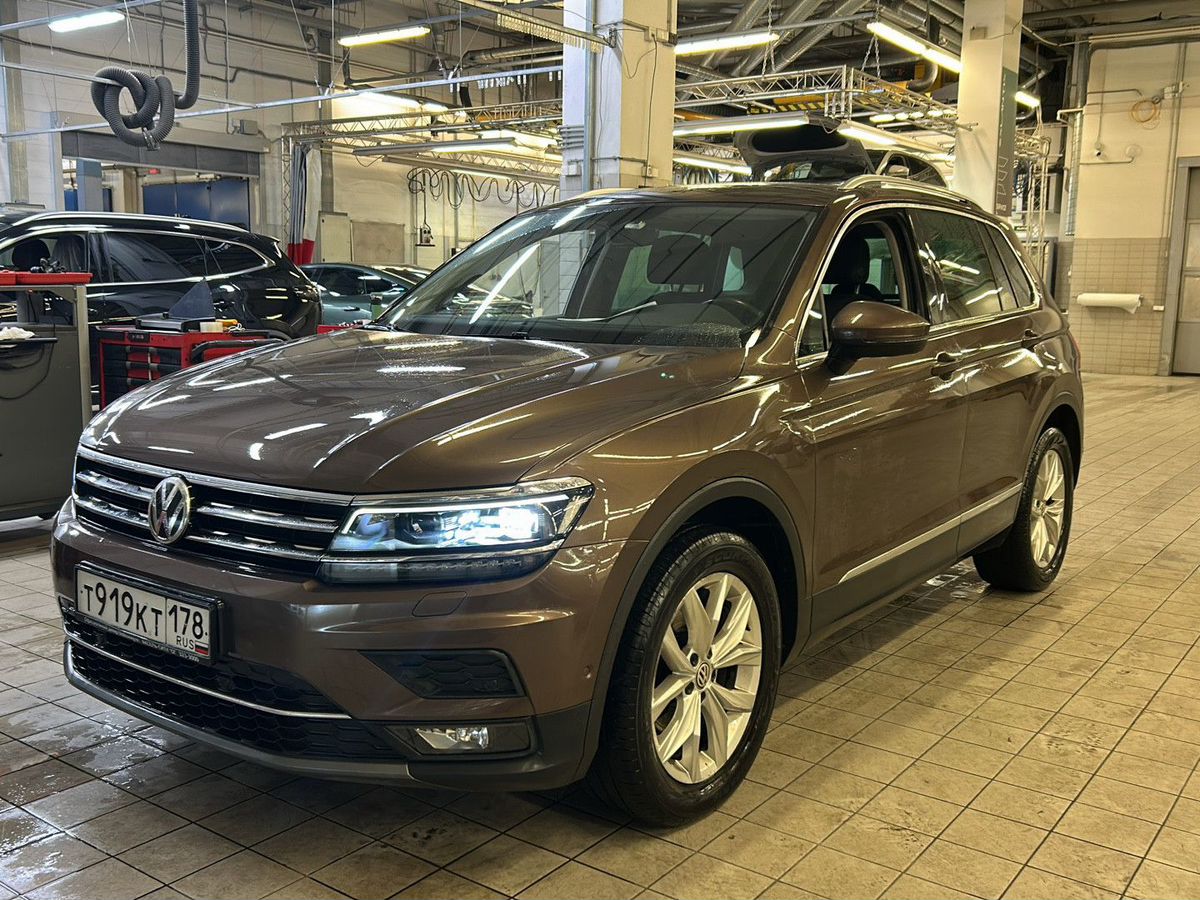 Volkswagen Tiguan II поколение 1.4 AMT 4WD (150 л.с.) Comfortline Коричневый 2017 с пробегом 94 711 км