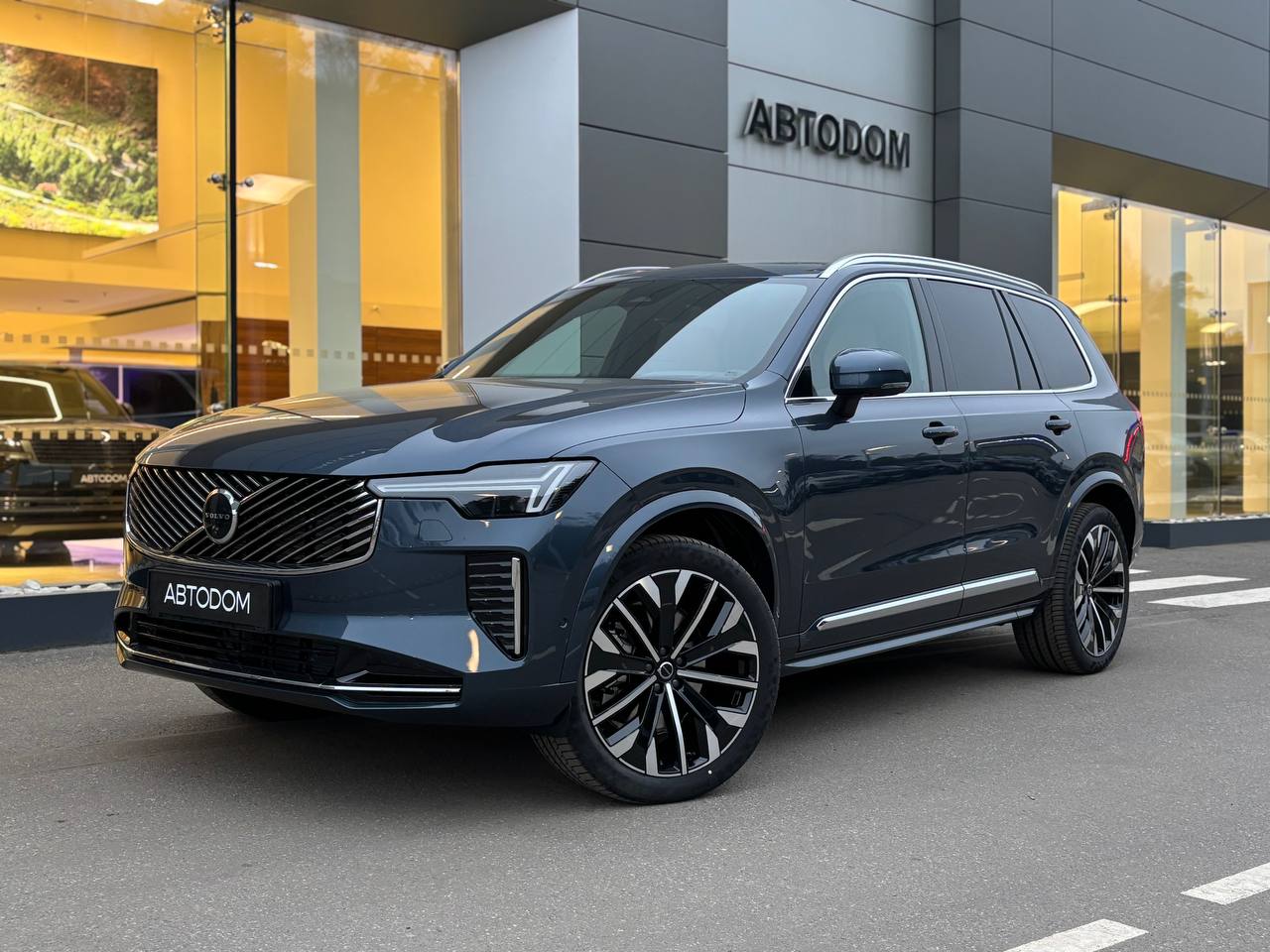 Автомобиль Volvo XC90 II [2-й рестайлинг] 2.0 AT 4WD (250 л.с.) Ultra Синий 2025 