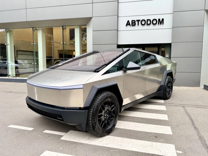 Автомобиль Tesla Cybertruck I поколение 123 kWh Electro AT 4WD (448 кВт) All-Wheel Drive Серый 2024 с пробегом 2 910 км