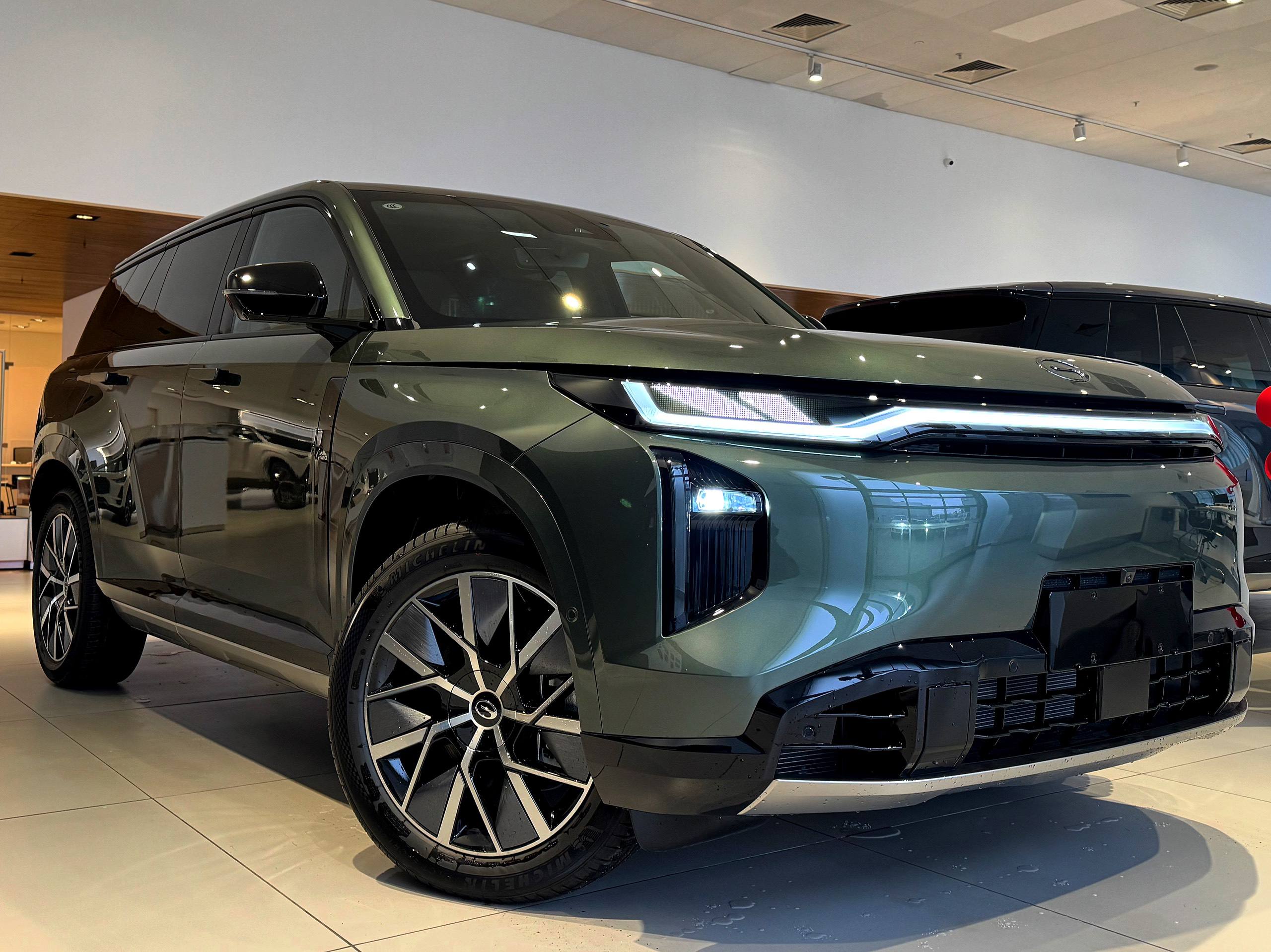 Автомобиль ГАК Эс 7 I поколение 1.5hyb AT 4WD (340 л.с.) SX Premium Зелёный 2025 