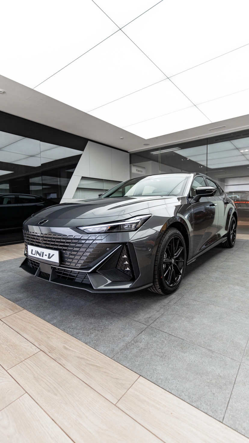 Автомобиль Changan UNI-V I поколение 1.5 AMT (181 л.с.) Luxe Серый 2025