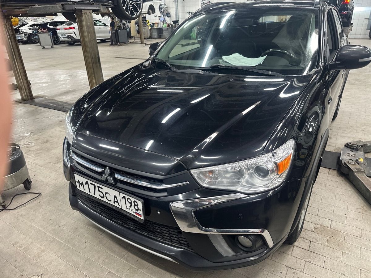 Автомобиль Mitsubishi ASX I [2-й рестайлинг] 2.0 CVT 4WD (150 л.с.) Instyle Чёрный 2018 с пробегом 107 698 км