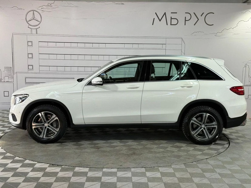 Автомобиль Mercedes-Benz GLC I поколение (X253) 250 2.1d AT 4Matic (204 л.с.) Особая серия Белый 2016 с пробегом 109 000 км